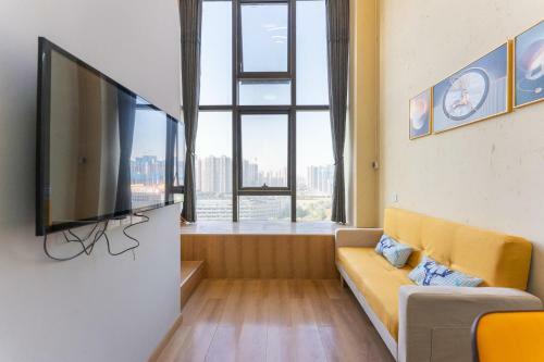 Locals Apartment House 24