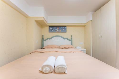 Locals Apartment House 24