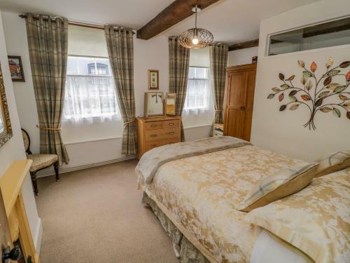 2 Ebor Mews