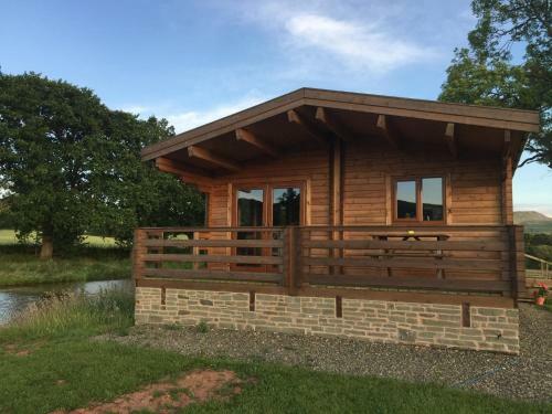 Redwood Lodge