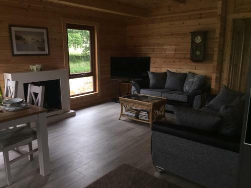 Redwood Lodge