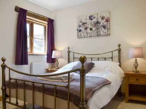 Lambing Shed - Uk12380