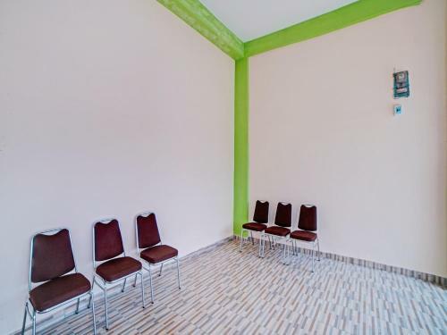 Hotel Oyo 90500 Teratai Residence