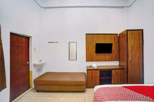 Hotel Oyo 90515 Indah Guest House