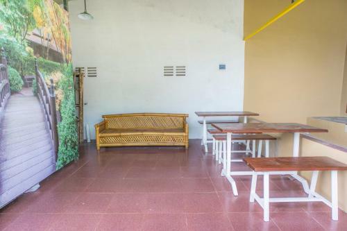 Hotel Oyo Life 2739 Pondok Nadila