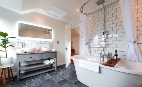 Hostal Hilltop Country House