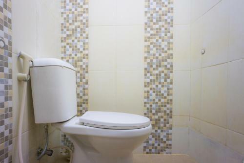 Hotel Oyo Life 2366 Gatsu Kost