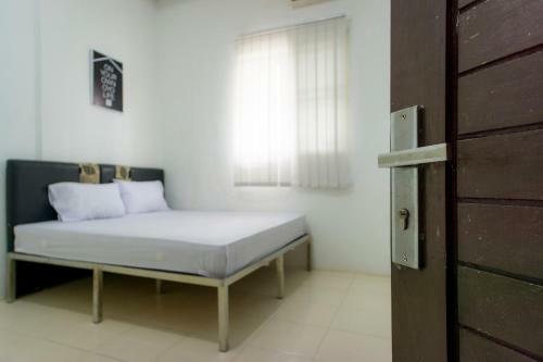 Hotel Oyo Life 2366 Gatsu Kost