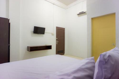Hotel Oyo Life 2366 Gatsu Kost