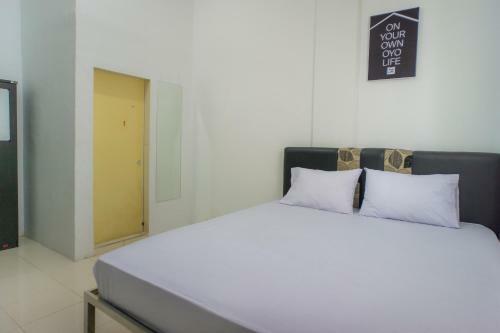 Hotel Oyo Life 2366 Gatsu Kost