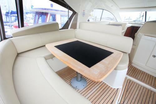 Zen Dog Luxury Motor Yacht