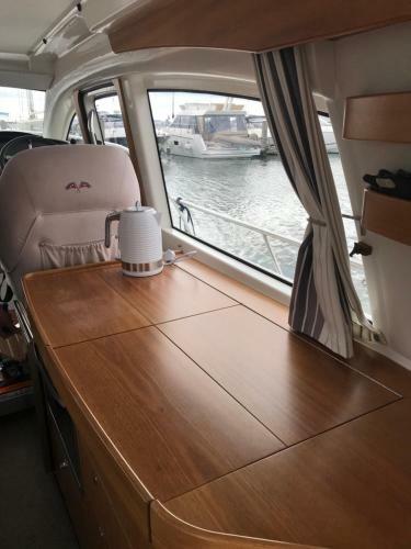 Adelphi B A Delightful 6 Berth Boat
