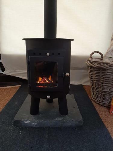 Cae Mawr Yurt Glamping