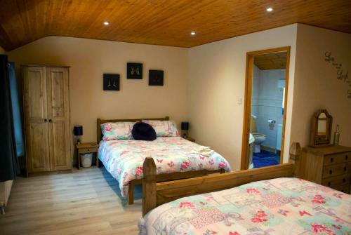 Hilltop Cottage/ Penrhiw