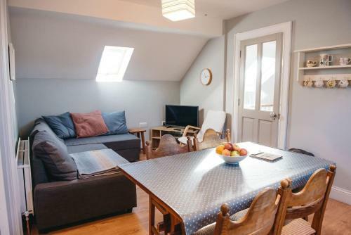 Hill House Apartment
