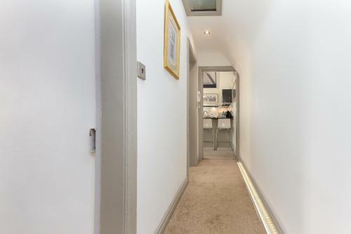 Charles Alexander Short Stay - The Old Bank Apartments