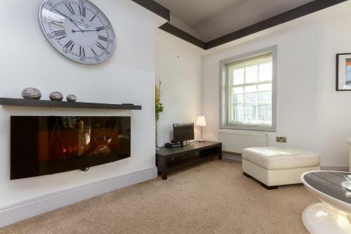 Charles Alexander Short Stay - The Old Bank Apartments