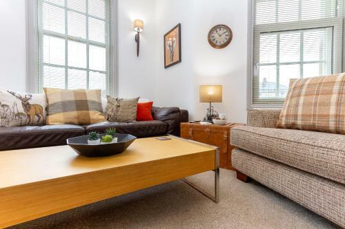 Charles Alexander Short Stay - The Old Bank Apartments
