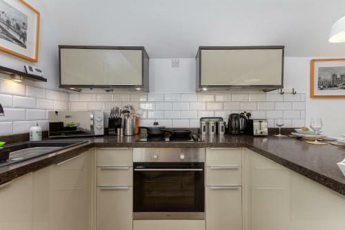Charles Alexander Short Stay - The Old Bank Apartments