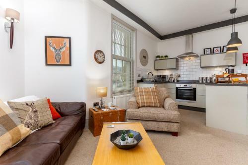 Charles Alexander Short Stay - The Old Bank Apartments