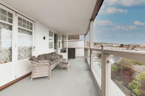 Jurassic View Apartment