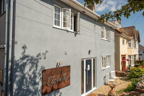 Hostal Clovelly Guest House