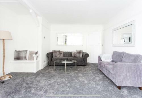 Ammonite Luxury Beachfront Apartment