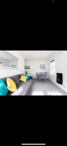Luxury Beachfront Apartment 50m From The Beach