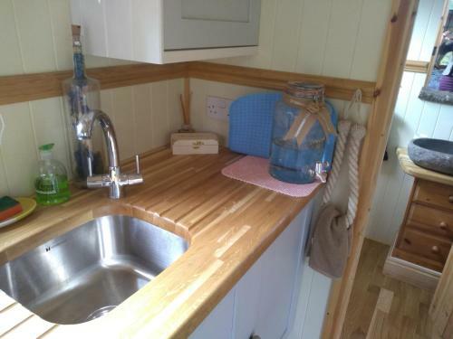 Glamping Malvern Shepherd Hut