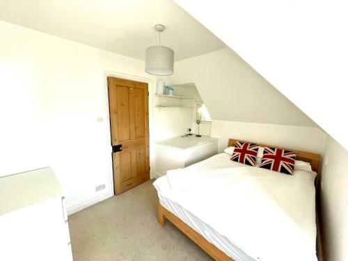 Maidenhead - Stylish 4 Bedroom Apartment
