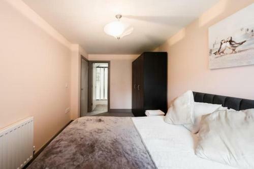 Deluxe Maidenhead Apartment