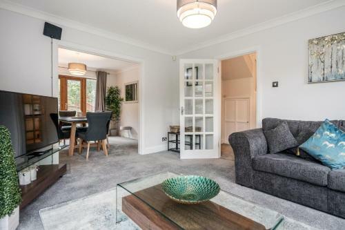 Maidenhead, Pet Friendly 4 Bed House, Free Parking