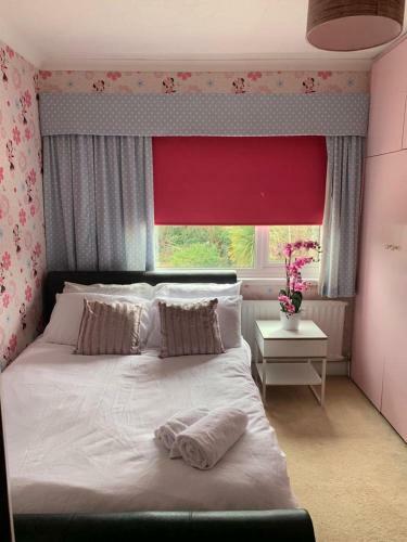 Beautiful 5 Bedroom House In Maidstone