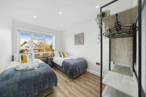 Modern Bungalow In Maidstone Sleeps 5 With Free Parking