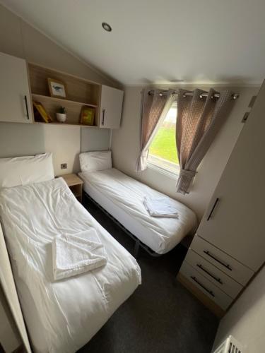 Hotel Gulliver's Valley, M1, Jct 31