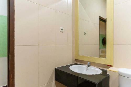 Urbanview Hotel Raja Jambi