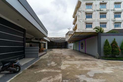 Urbanview Hotel Raja Jambi