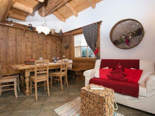 Dreamy Cottage In Bellamonte Italy With Garden