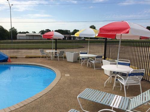 Motel Travel Inn Atlanta Texas