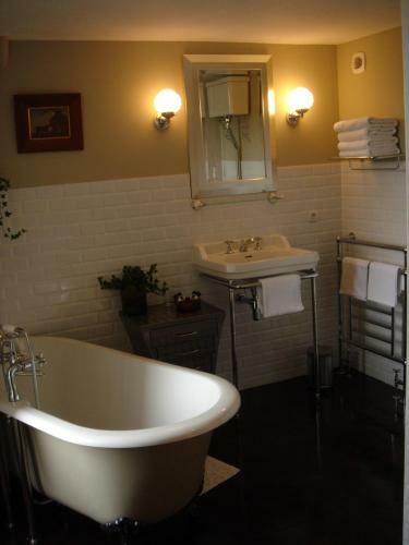 Hotel Manoir De La Rivi�re