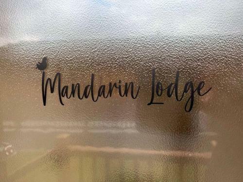 Mandarin Lodge With Hot Tub
