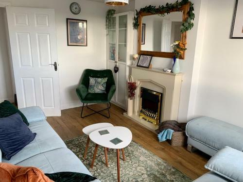 Explorers Nook Spacious Yorkshire Wolds Apartment With Cycle Storage
