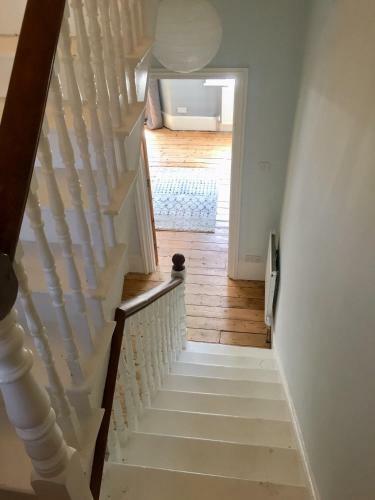 Luminous 3-storey Period Townhouse, Steps From The Beach