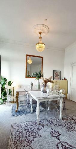 Apartamento Elegant 5 Bed 4 Bath 'vogue House' Parisian Style Home