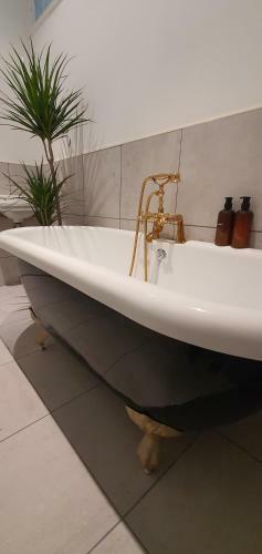 Apartamento Elegant 5 Bed 4 Bath 'vogue House' Parisian Style Home