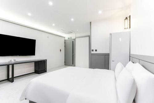 Pyeongtaek Godeok Rich Stay Hotel