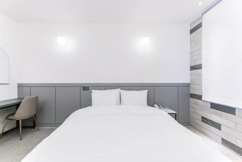 Pyeongtaek Godeok Rich Stay Hotel