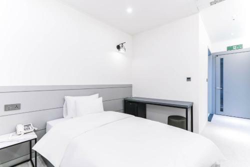 Pyeongtaek Godeok Rich Stay Hotel