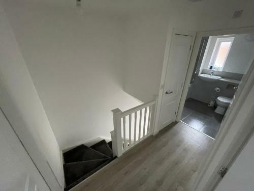 Hostal Large Bright King Sized Room - Short Walk From Cc