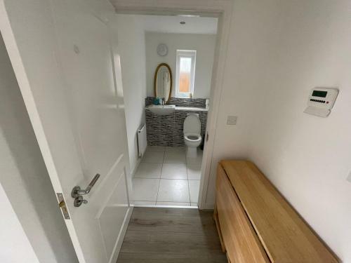 Hostal Large Bright King Sized Room - Short Walk From Cc